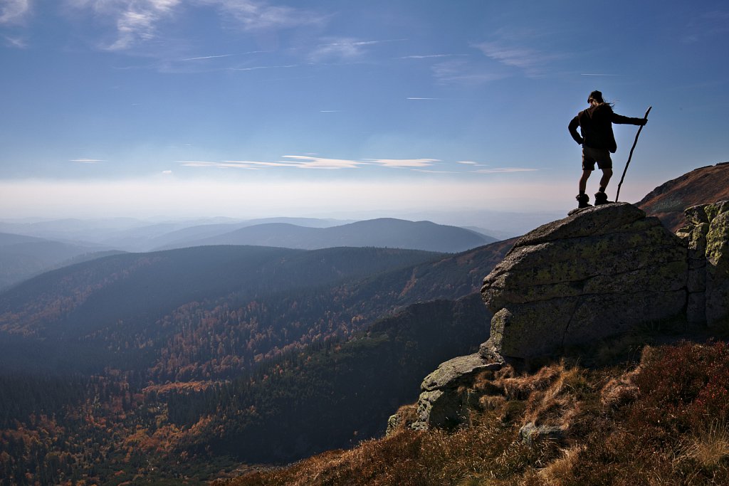 Der Wanderer über dem Smog